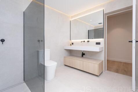 Modern luxury home with pool in a prime location in Puerto Pollensa