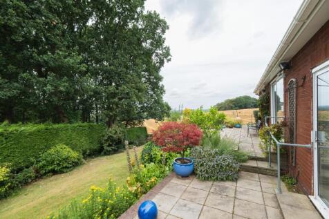 9 Orchard Dene-042.jpg