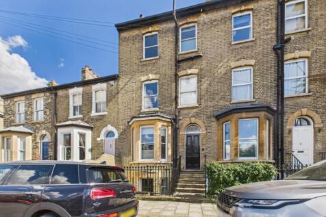 CAM02545G0-PR0486-STILL049 (1)