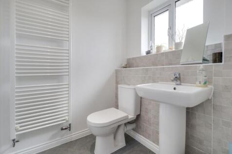 Ensuite-to-Bedroom-Two-I