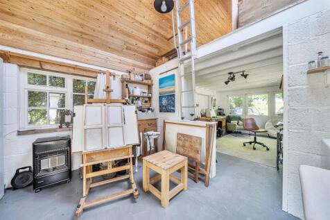 Studio/Garage