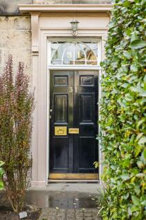 4 bed, 2 bath Town House in Edinburgh - Photo 2