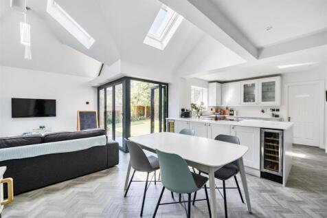 Kitchen / Dining / Family room