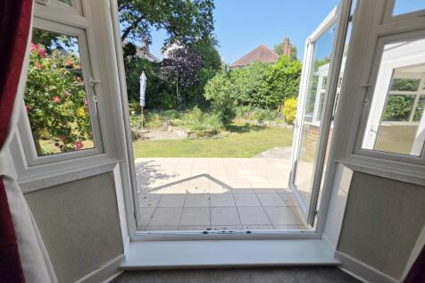 Lounge Doors