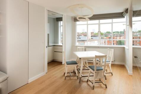 A bright 1 bedroom apartment in a portered building with a balcony Set on the fifth floor of this excellent building with a porter, this one bedroom apartment comprises a semi-open plan kitchen/recept