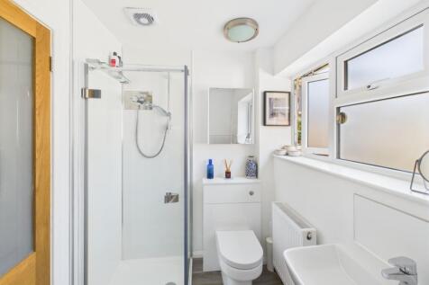 16. CAM04922G0-PR0058-STILL016