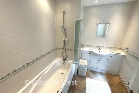 Bathroom 10