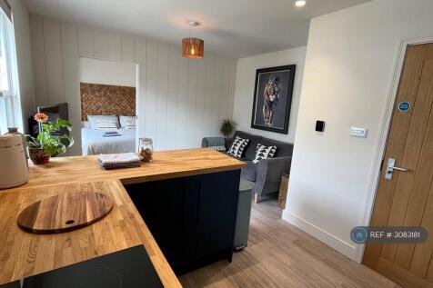 1 Bedroom Flat in TR6 0DX