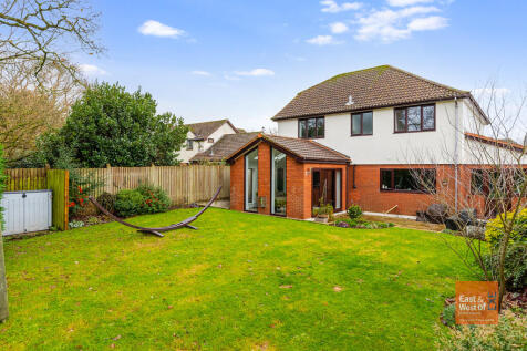 A06 - Caradon Hou...