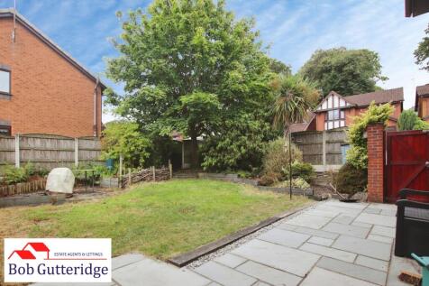 ENCLOSED REAR GARDEN