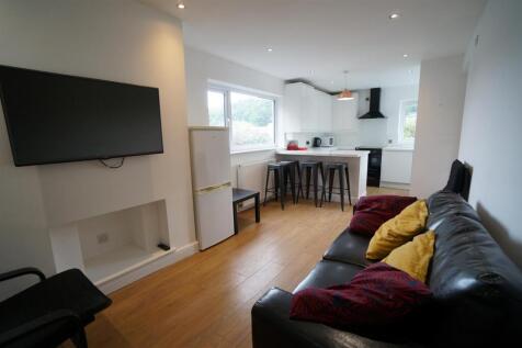 5 Bedroom House in LL57 2UR