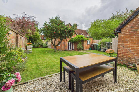 CAM03852G0-PR0408-STILL007