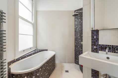 7 bed, 4 bath Detached in Bristol - Photo 18