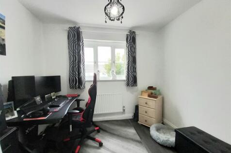 2 Maine Close Bed 4.jpg