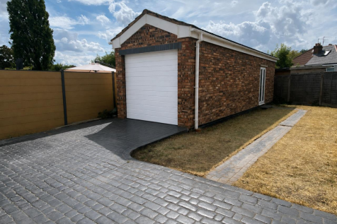 Garage2 125 pinfold.PNG