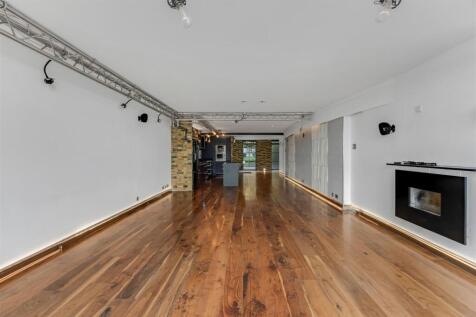 The Glass Building 105-13.jpg