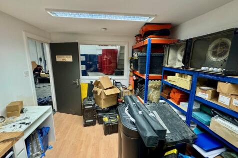 22 Hawthorn Centre 40.jpg