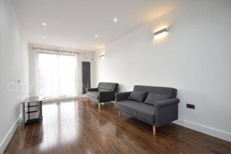 Very impressive three bedroom apartment with spacious rooms and high quality finish throughout. Situated close to Mile End Park and within easy reach of Canary Wharf and Limehouse.