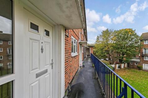 flat 11 livingstone court (11).jpg