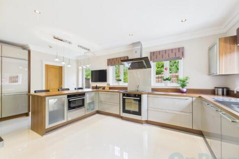 CAM04024G0-PR0030-STILL009