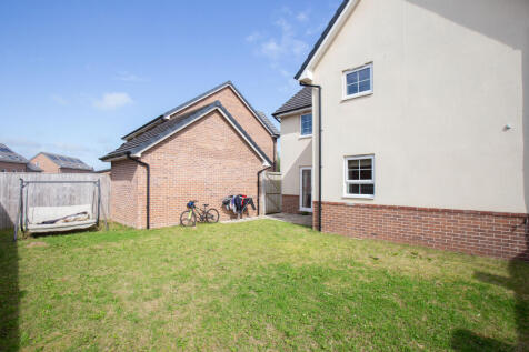 36 SCOTSMAN AVENUE-20