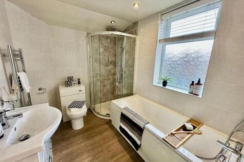 WhatsApp Image 2025-11-05 at 13.52.28_b05b2e88.jpg