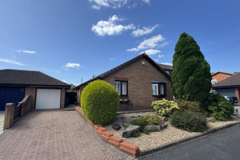 2 bed detached bungalow for sale Kingshill Court,
