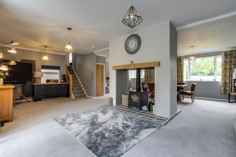 Open Plan Living Room/Dining Room