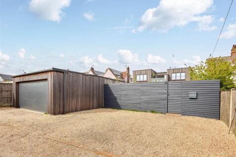 13 Halesworth Road 61.jpg