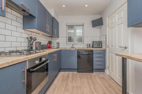 Fitted Breakfast Kitchen: