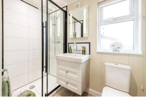 Classic model - bathroom with shower.jpg