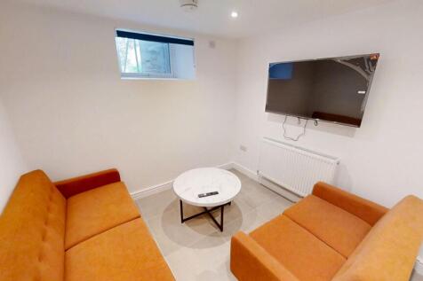 5 Bedroom Terraced in BS2 8BP