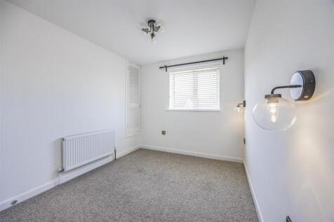 23 Cornbrook Grove, Cowplain-PorticoMarketing-Sold
