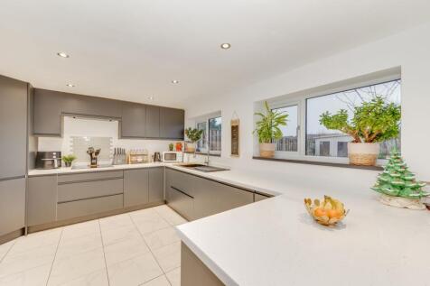 KITCHEN, DINER AND LIVING ROOM