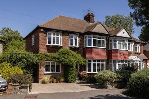 Waterhall Avenue, E4