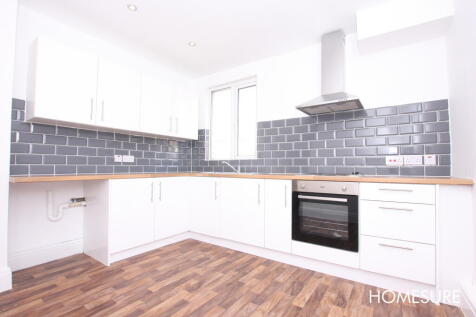 *** SPACIOUS FIRST FLOOR APARTMENT *** ONE BEDROOM FLAT *** AVAILABLE ASAP *** POPULAR LOCATION IN OLD SWAN *** GREAT TRANSPORT LINKS NEARBY *** CALL HOMESURE TO BOOK A VIEWING ***