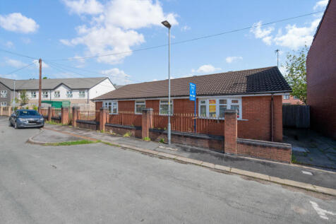7 bed detached bungalow for sale Bickershaw Lane,