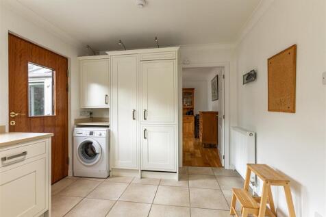 2 Waverley Gardens Darnick 18.JPG