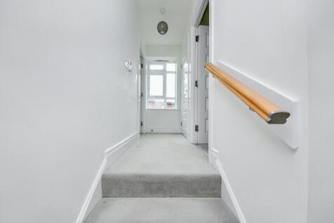 6 Paris Court Stoke-on-Trent, Staffordshire, ST1 3GJ