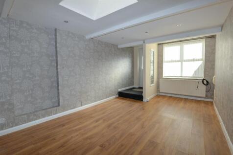 Living Room 4.jpg
