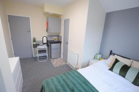 Flat in LN1 1RU