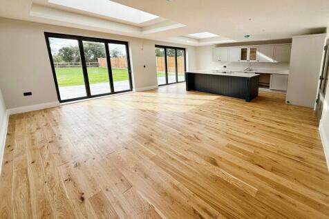 Kitchen/ Dining Room