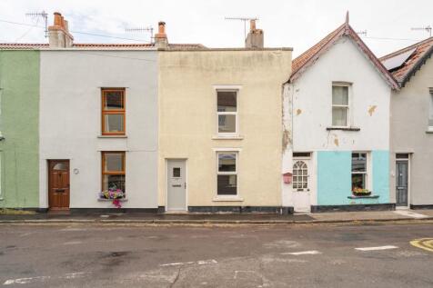 A charming and quaint cottage, in the heart of Westbury village.