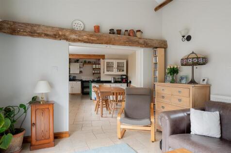 KITCHEN/DINING/LIVING