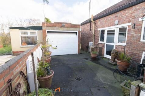 Side/Garage
