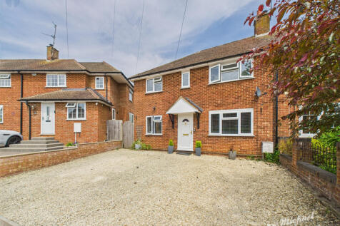 CAM03218G0-PR0694-STILL028