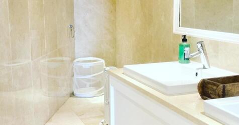 7CAF2842-BA7A-4006-A