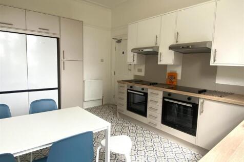8 Bedroom Terraced in S10 1BD