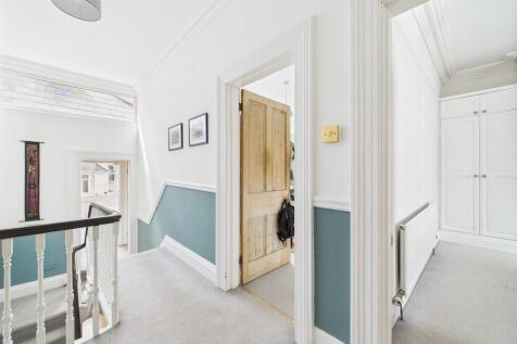 CAM02089G0-PR0541...