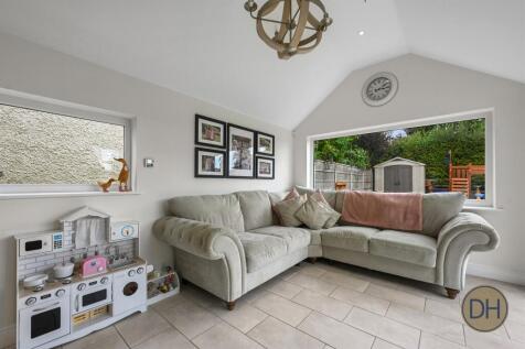 Nine Ashes Farm Cott